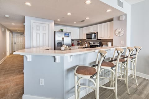 Condo, 1 King Bed with Sofa bed (Majestic Beach Towers 2-2003) | Private kitchen | Oven, toaster