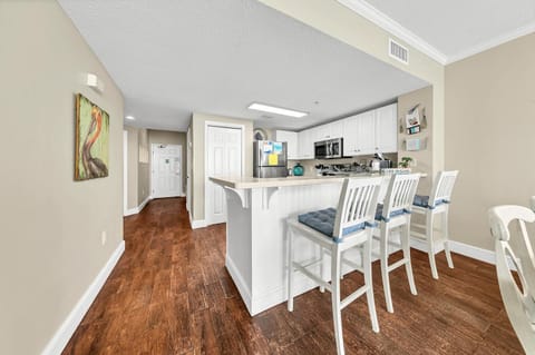 Condo, Multiple Beds (Majestic Beach Towers 1-1803) | Private kitchen | Oven, toaster