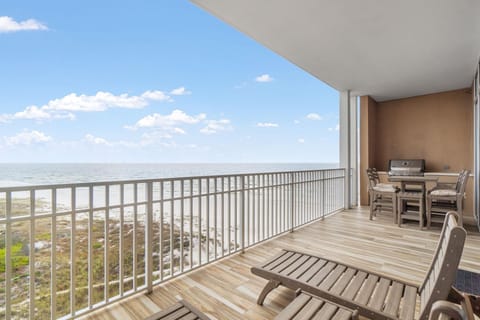 Condo, Multiple Beds (Vista Del Mar 402) | Property grounds