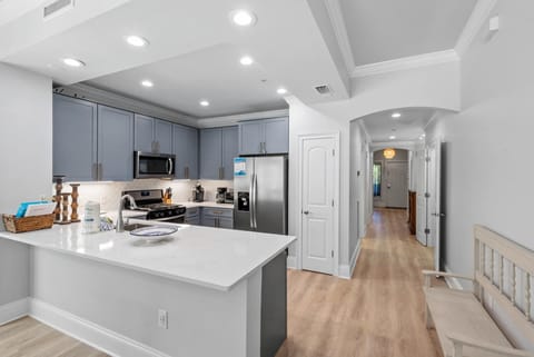 Condo, Multiple Beds (Adagio F205) | Private kitchen | Oven, toaster