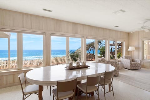 House, Multiple Beds (Butterfly Bluff) | Dining