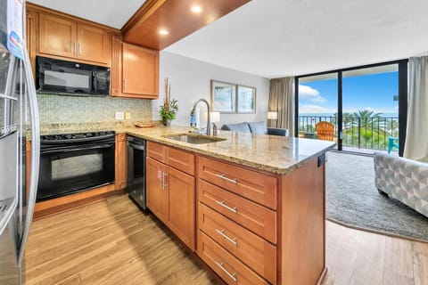 Condo, Multiple Beds (Edgewater Tower 1-305) | Private kitchen | Oven, toaster