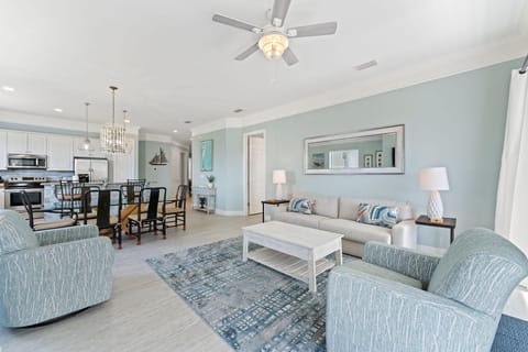 Condo, Multiple Beds (Peninsula Golf Club - The Links 204A) | Living area | TV