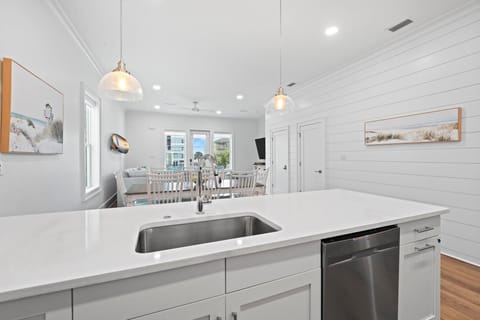 House, Multiple Beds (Totally Beachin' at Pelican Place) | Interior