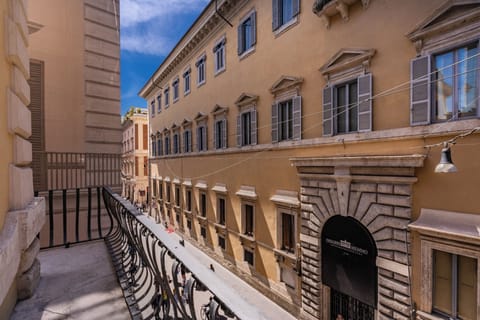 Deluxe Room | Balcony