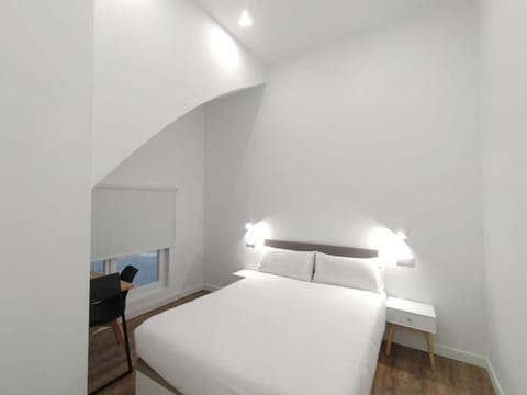 Apartment | 1 bedroom, down comforters, desk, laptop workspace