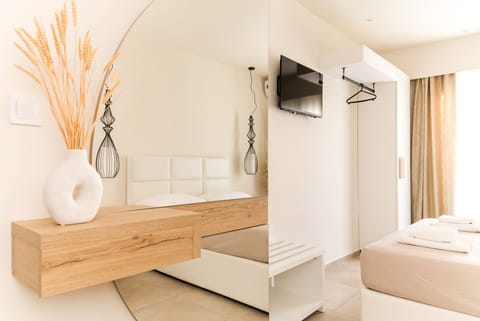 Junior Suite | 1 bedroom, desk, soundproofing, free WiFi