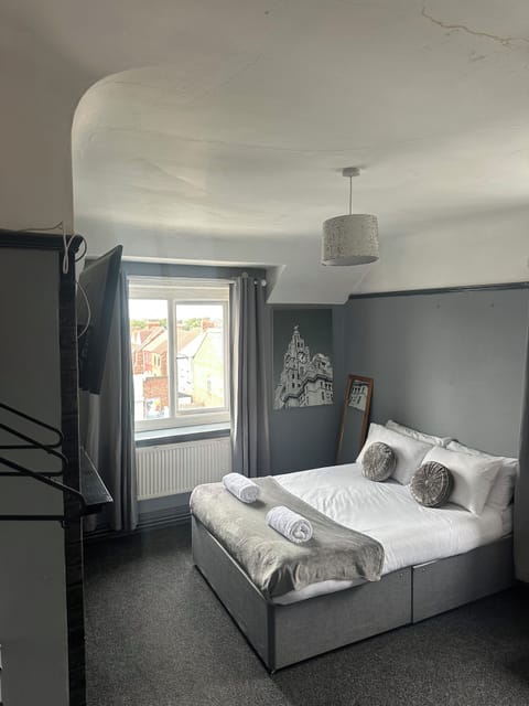 Twin Room, Shared Bathroom | Free WiFi, bed sheets