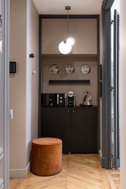 Suite Supérieure Mystère, 2 Place Gailleton, 69002 Lyon | Coffee and/or coffee maker