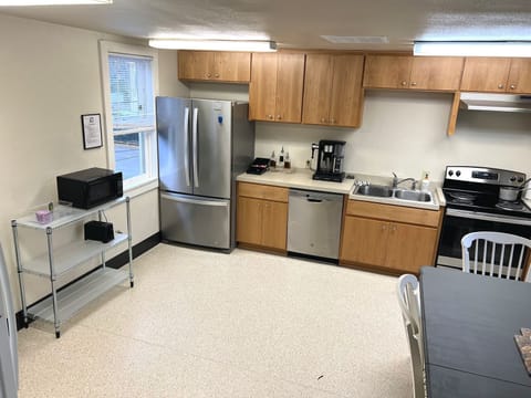 House | Shared kitchen facilities | Shared fridge, microwave