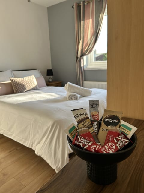 Basic Double Room | Desk, iron/ironing board, free WiFi, bed sheets