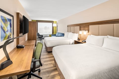 Premium bedding, down comforters, in-room safe, desk