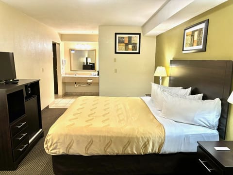 Pillowtop beds, desk, laptop workspace, iron/ironing board