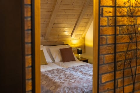 Deluxe Double Room, Mountain View | Premium bedding, down comforters, desk, soundproofing