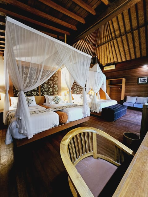 Family Room | Minibar, desk, soundproofing, free WiFi