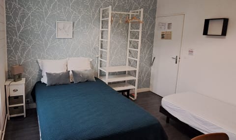 Desk, free WiFi, bed sheets