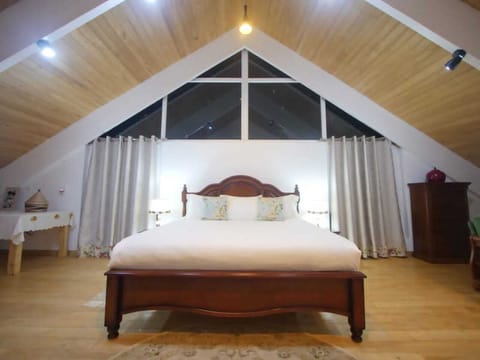 In-room safe, blackout drapes, iron/ironing board, WiFi (free)