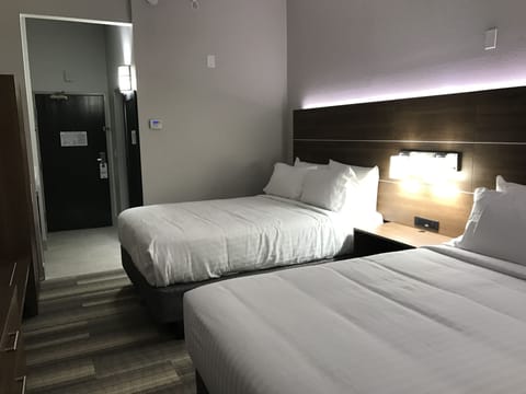 In-room safe, desk, blackout drapes, iron/ironing board
