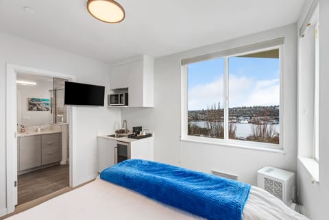 Standard Room | 1 bedroom, iron/ironing board, free WiFi