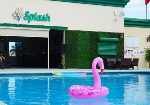 Poolside bar