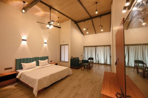Premium Studio | Individually decorated, individually furnished, laptop workspace