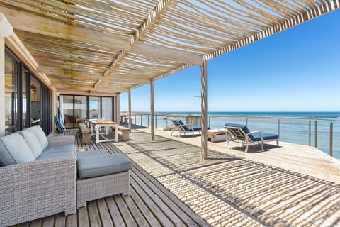 House (4 Bedrooms) | Front of property