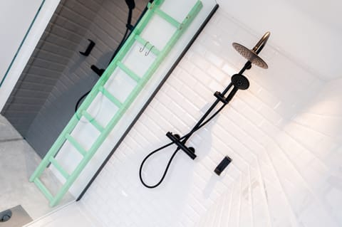 Duplex | Bathroom | Hair dryer, towels, soap, shampoo