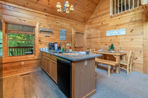Cabin, Multiple Beds, Hot Tub | Private kitchen | Fridge, microwave, oven, stovetop