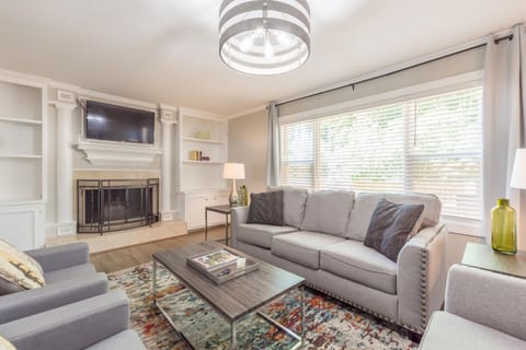 House | 5 bedrooms, Internet