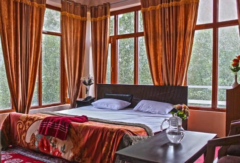 Deluxe Double Room | Soundproofing
