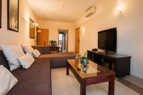 Standard Room, 1 Double Bed | 1 bedroom, in-room safe, iron/ironing board, WiFi (free)