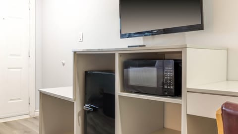 Blackout drapes, soundproofing, iron/ironing board, free WiFi