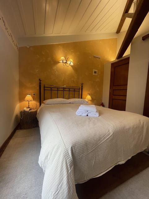 Double Room | Premium bedding, desk, soundproofing, free WiFi