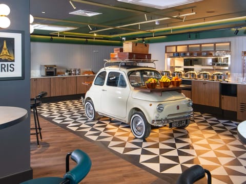 Daily buffet breakfast (GBP 14.50 per person)