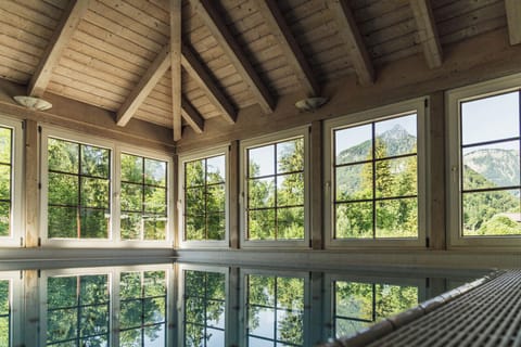 Sauna, hot tub, steam room