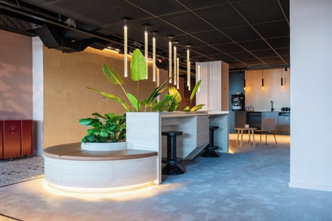 Lobby lounge