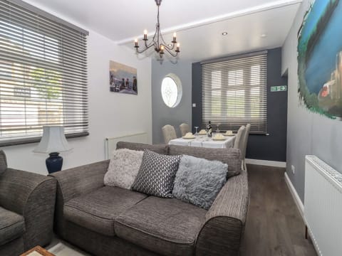 Cottage | Living area