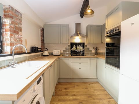 Cottage | Interior