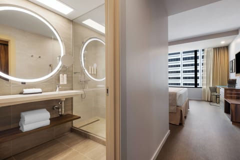 Premium bedding, in-room safe, desk, blackout drapes