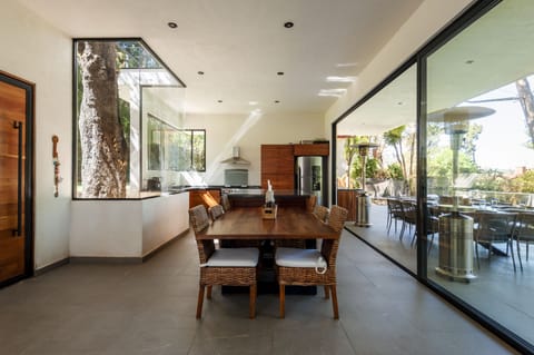 Family House | Dining room