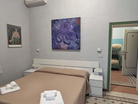 Classic Suite | Desk, free WiFi, bed sheets