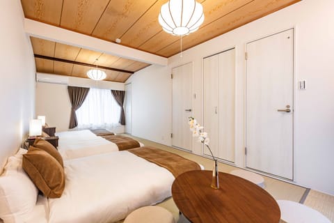 Deluxe House | 1 bedroom, iron/ironing board, free WiFi