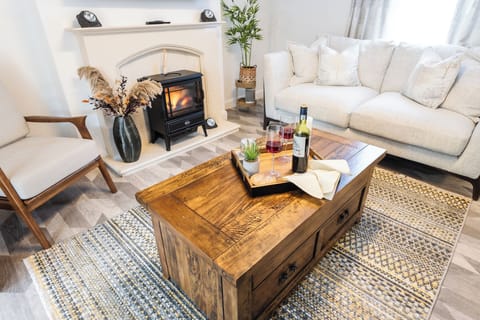 House | Living area | TV, fireplace