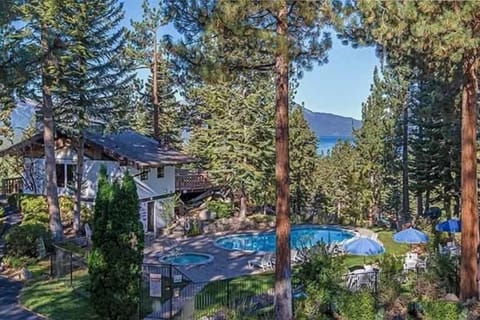 House, 4 Bedrooms | Pool