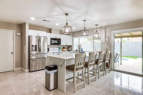 House (3 Bedrooms) | Interior