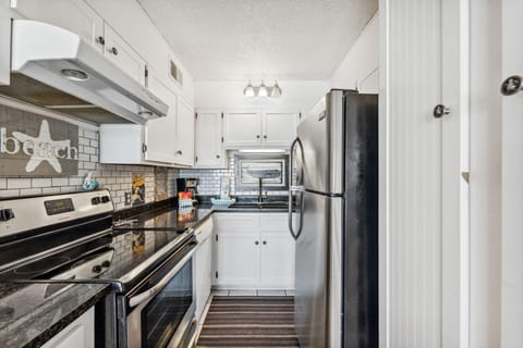 Condo, Multiple Beds (The Summit 725 ) | Private kitchen | Oven, stovetop, dishwasher, cookware/dishes/utensils