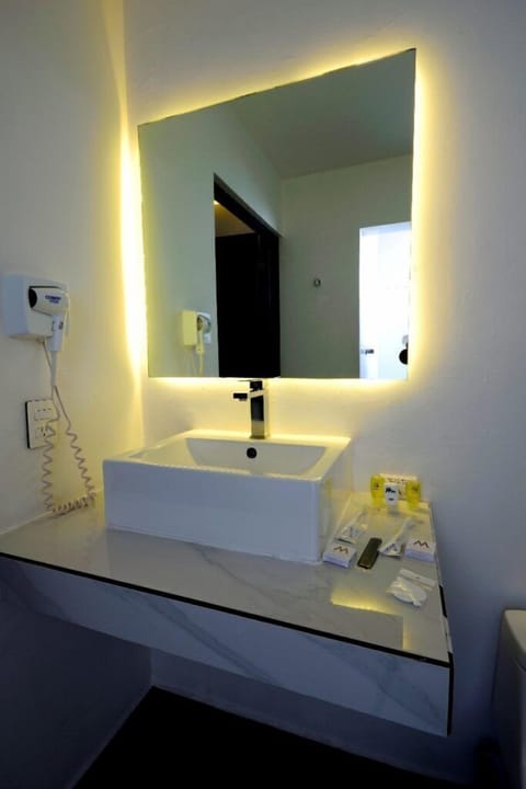 Elite Suite | Bathroom