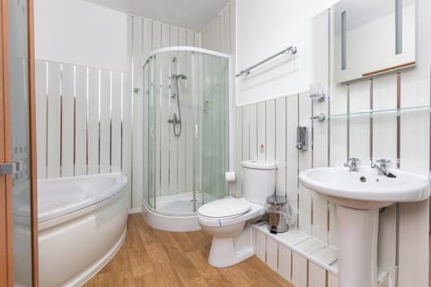 Free toiletries, towels, soap, shampoo