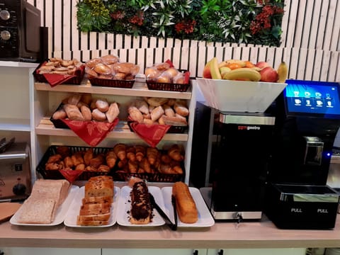 Daily buffet breakfast for a fee
