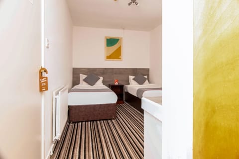 Standard Twin Room, 2 Twin Beds | Desk, free WiFi, bed sheets